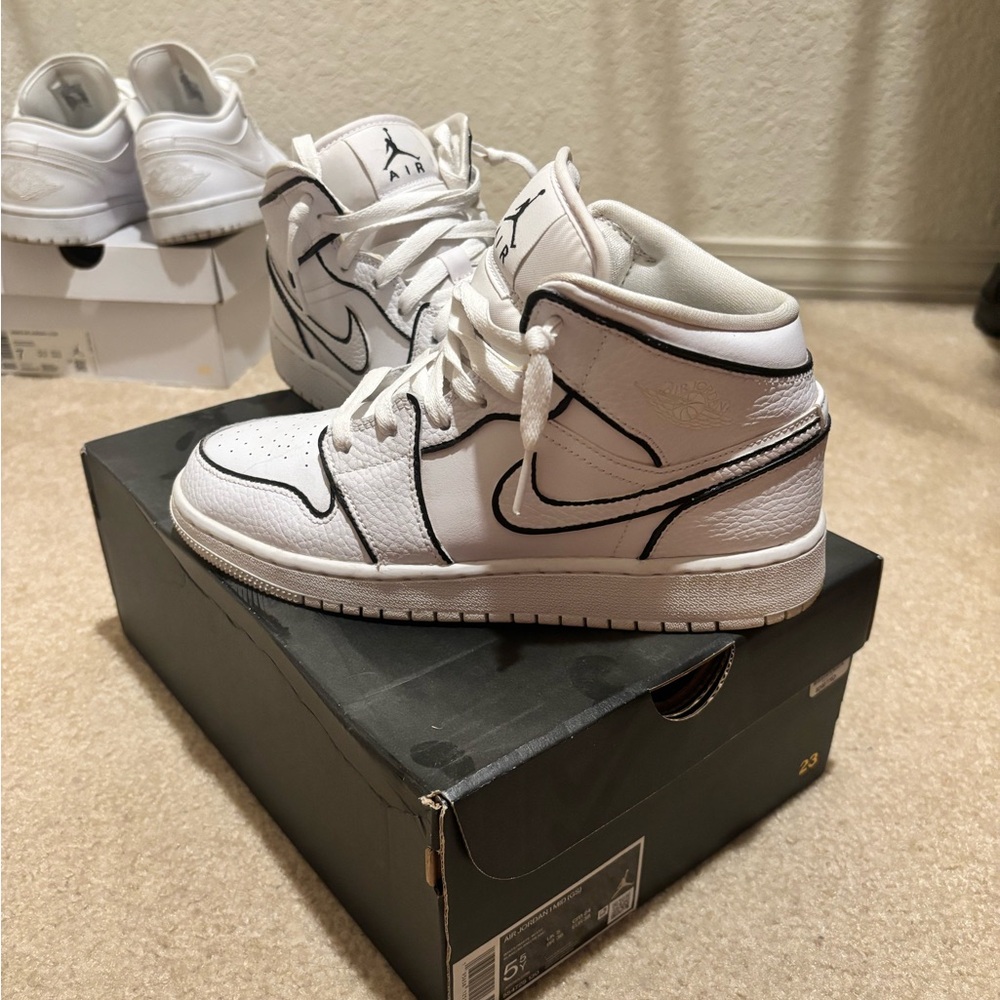 Jordan Women's Shoes White Black